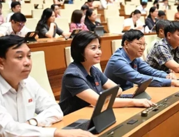 Hôm nay, Quốc hội xem xét thông qua Nghị quyết sửa đổi Hiến pháp